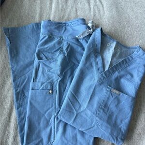 Light blue FIGS scrub set 
Size small 
Used once!!